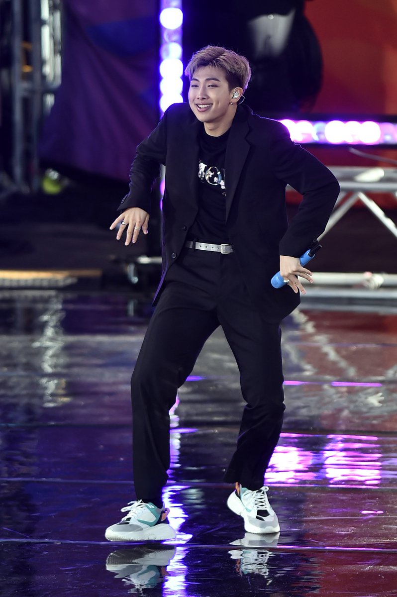 younghollywood's tweet photo. Happiest birthday to #OurJooniverse, RM of @BTS_twt 🌹
#HappyBirthdayRM #RM이든_김남준이든_믿고_따라갈게 https://t.co/s7oVK6tG63