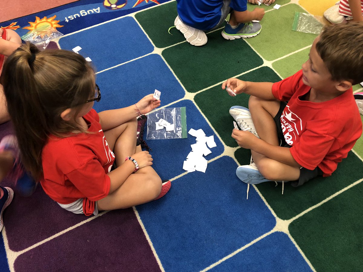 giftedsparkler's tweet photo. Trying out some new games during math. #springrunfun #oneCCPS #whosaysmathisntfun #teamworkmakesthedreamwork #studentteacher #urspcs https://t.co/gNTRgqsqDh