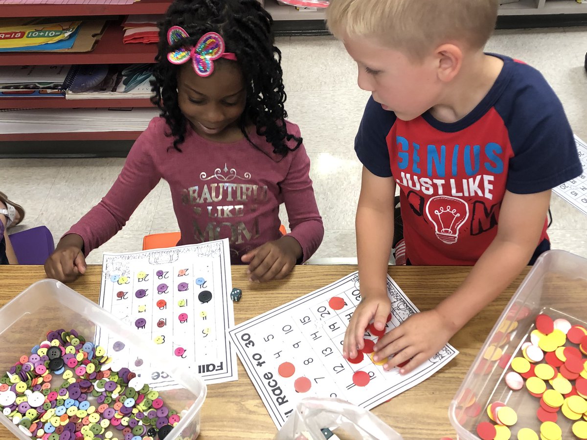 giftedsparkler's tweet photo. Trying out some new games during math. #springrunfun #oneCCPS #whosaysmathisntfun #teamworkmakesthedreamwork #studentteacher #urspcs https://t.co/gNTRgqsqDh