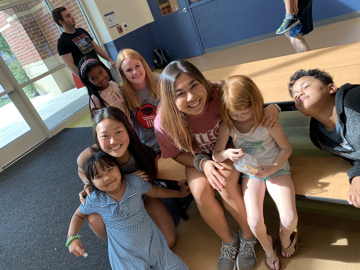 CMFK_OSU's tweet photo. West Franklin Wednesday’s are back! The returning mentors and little buddies were so ecstatic to see each other, and we’re beyond excited to welcome all of the new mentors and LBs to our big fam. We’re all ready for fun-filled semester with our West Franklin buddies! 🤩🎉📚 https://t.co/AyxUOLv3zJ