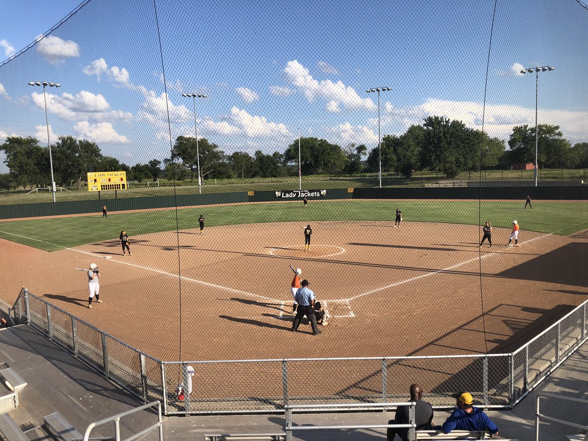 Denison Lady Jacket Softball tweet media