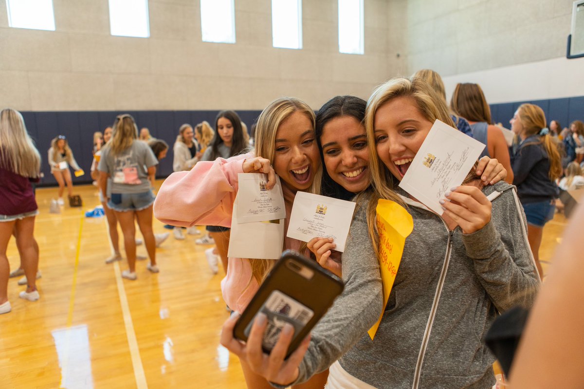 FAU Panhellenic tweet media