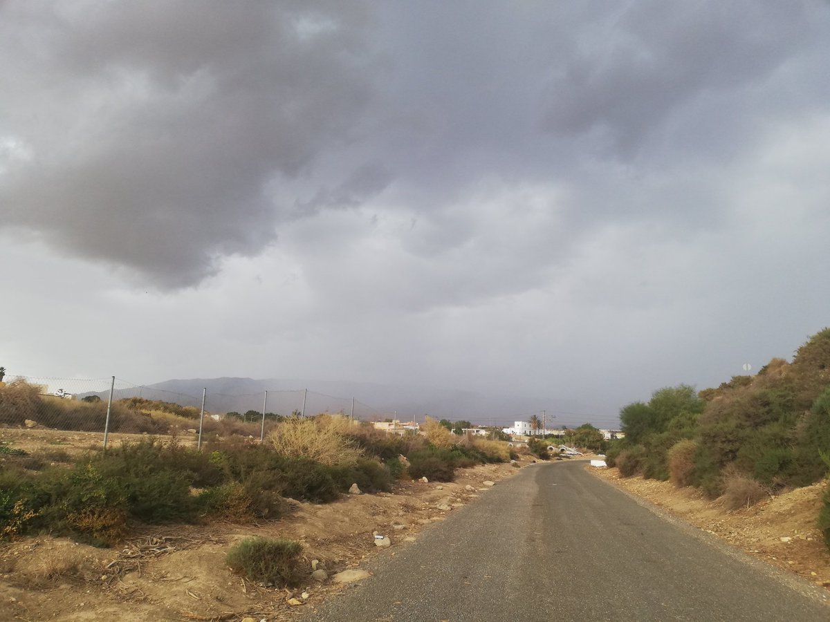 TorresJavi85's tweet photo. Huercal de Almería antes de la lluvia   @tiempobrasero @ElTiempoA3 @AEMET_Esp @noticias_cuatro https://t.co/i1WR1ZRpGV