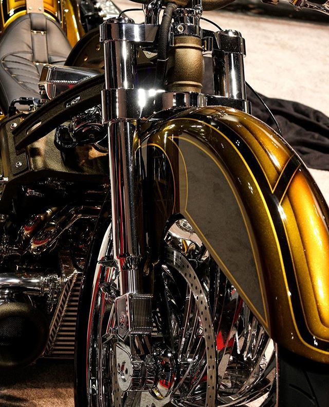 DSBikeShowMN's tweet photo. The 🐐 // @deadlinecustoms @bigdhallberg #DonnieSmithShow https://t.co/BaxyiTBdwY
.
.
.
.
.
.
.
#donniesmithbikeshow #donniesmith #deadlinecustoms #baddestbagger #bagger #baggers #baggermilitia #baggernation #custombagger #baggerlife #mot… https://t.co/N7RLSOPLT2 https://t.co/4xZ0u5c2yO