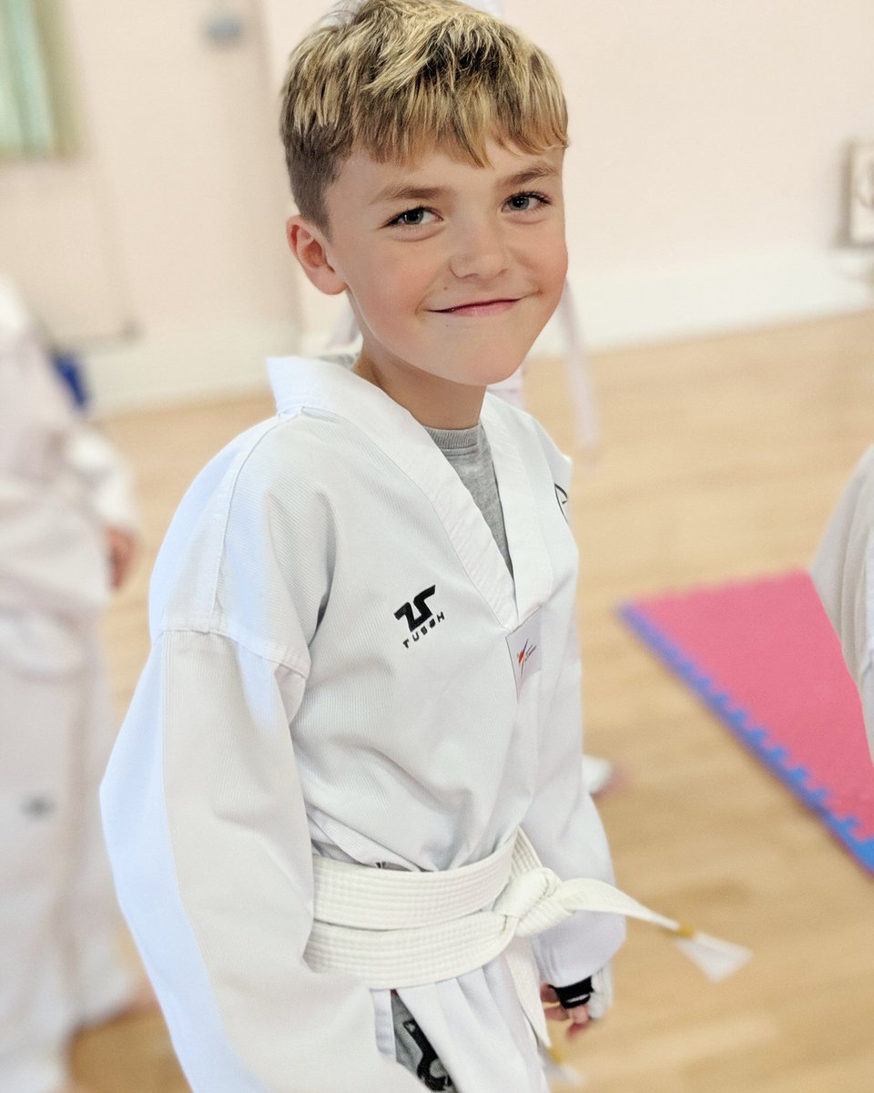 LittleMillTKD's tweet image. Wow! What a lesson. We were fortunate enough to have Head of Taekwondo Cymru, Master Porl Stone, at Little Mill tonight. You all did a great job demonstrating your basics, patterns and looked like you thoroughly enjoyed trying out all of the new kicks and techniques 🥋