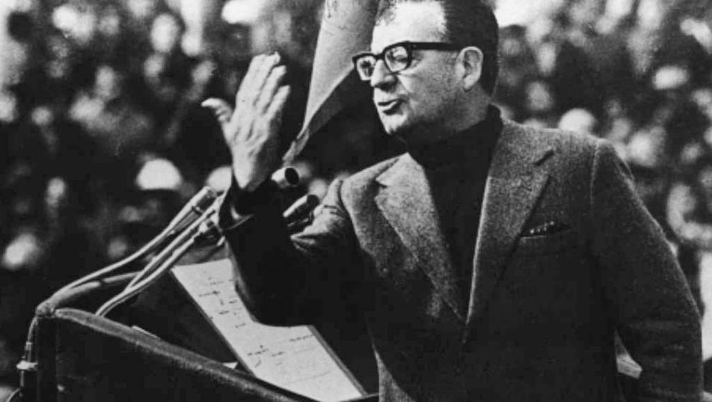 partisocialiste's tweet photo. En ce 11 septembre les socialistes n’oublient pas Salvador Allende président socialiste élu démocratiquement pour changer la vie des Chiliens, poussé au suicide par le coup d’Etat d’une junte d’extrême-droite soutenue par les Etats-Unis. https://t.co/SQPDRtuB92