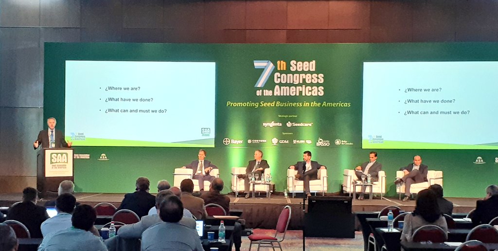 AgrofyNews's tweet photo. #LeyDeSemillas "Debemos trabajar con toda la cadena de valor. Por eso el primer día de #SaaSEED2019 participó @CamaraAceites", @AlfredoPaseyro de @ASASemilleros. También estuvo el ente regulador, representado por el @inaseargentina, @AgroindustriaAR y @SenasaAR. https://t.co/eA4tTCXyTe