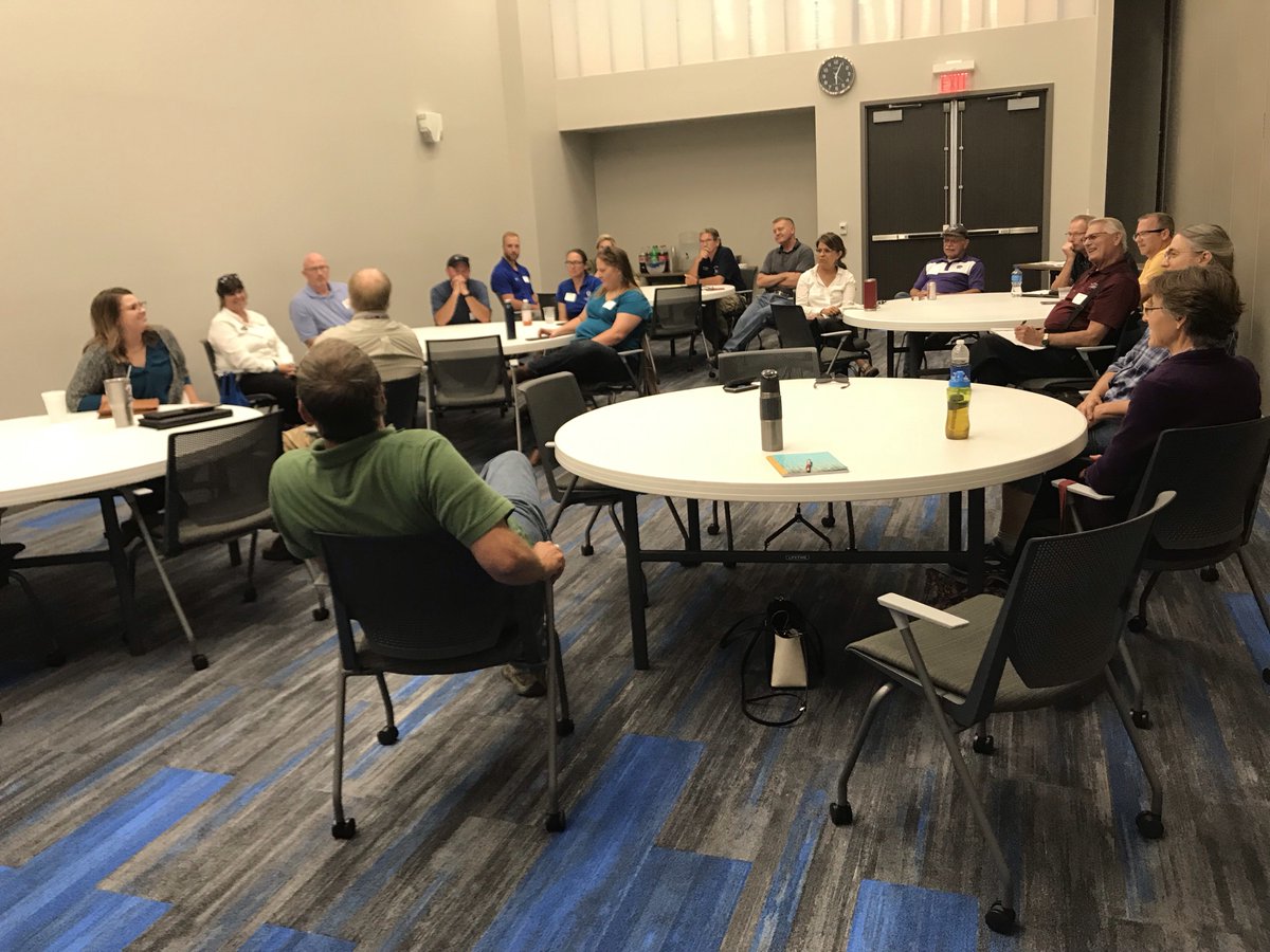recyclekansas's tweet photo. Great discussion at today’s Roundtable event https://t.co/5P4z5wzza2