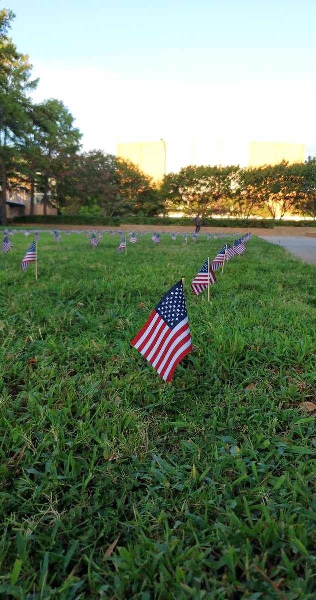 uta_yaf's tweet photo. Thank you to all of our YAFers who helped set up the 9/11 Memorial this morning. UTA Y.A.F. will #neverforget those who lost their lives on 9/11. https://t.co/vEX4w3BDrx