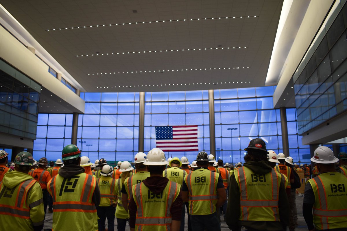 The SLC International Airport dedicated the morning paying tribute to the selfless and heroic acts of the first responders and the military personnel. Today, the HDJV teams pay tribute to the fallen, the survivors and their families and honor the resiliency of our great nation.