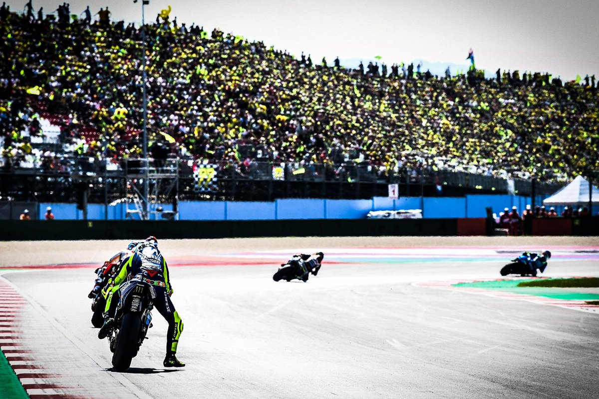 ValentinHoff46's tweet photo. Nächstes MotoGP-Rennen:
Diesen Sonntag, 15. September 2019. Großer Preis von San Marino in Misano. Letztes Jahr fuhr Valentino Rossi gnadenlos hinterher: Platz 7 (Bild). Der Sieg ging an Andrea Dovizioso (Ducati)
@ValeYellow46
@YamahaMotoGP
@yamaharacingcom
#SanMarinoGP https://t.co/CrbVhaBr9v