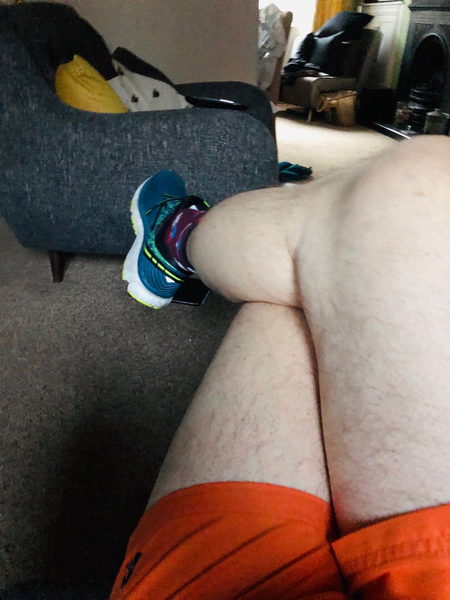 kikerd's tweet photo. I was Gona go for a run minutes dropped jay off then realised I had 2 sets of car keys and it the kind of car where you can’t leave keys in it and lock it So came home and had a chip batch instead #runtomorrow https://t.co/HaZDbnsHzw