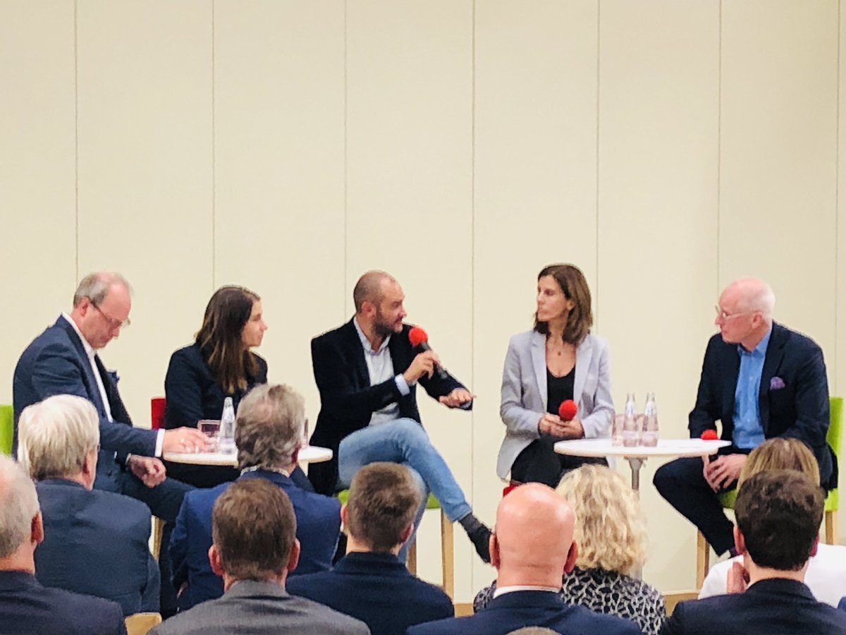 Spannende Diskussion bei #google in Berlin, beim parlamentarischen Abend mit <a href="/KatjaSuding/">KatjaSuding</a> #genth #wieprecht und <a href="/DerDanyal/">Danyal Bayaz</a> #hde #hde100