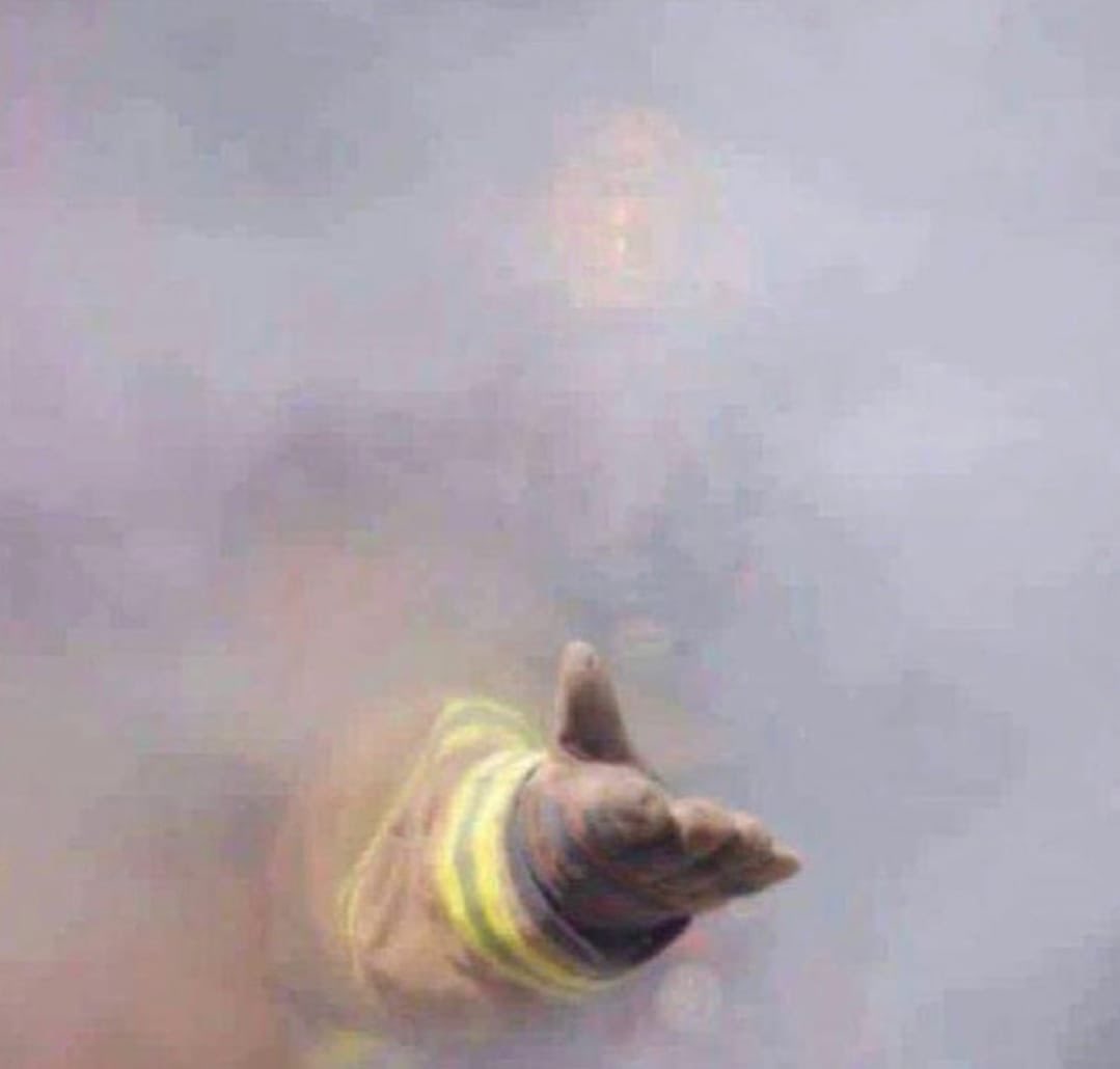 18 years ago today on September 11th......
2602 Civilians 
343 Firefighters 
60 Police Officers
8 Paramedics 
All went to work for a normal day. None of them saw past ten a.m.
#wewillneverforget