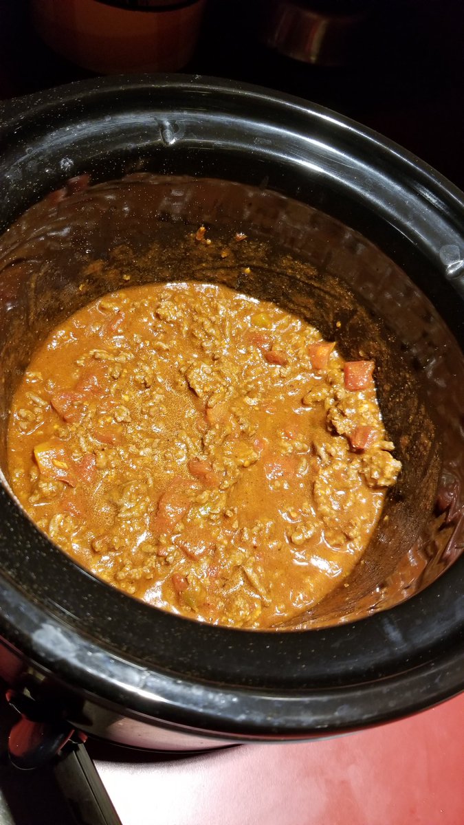 killOEP's tweet photo. Eyyy I'm making chilli! #cooking #WellSorta #ItsInACrockPot #CrockPotsAreGods https://t.co/bSWrEeyo6Y