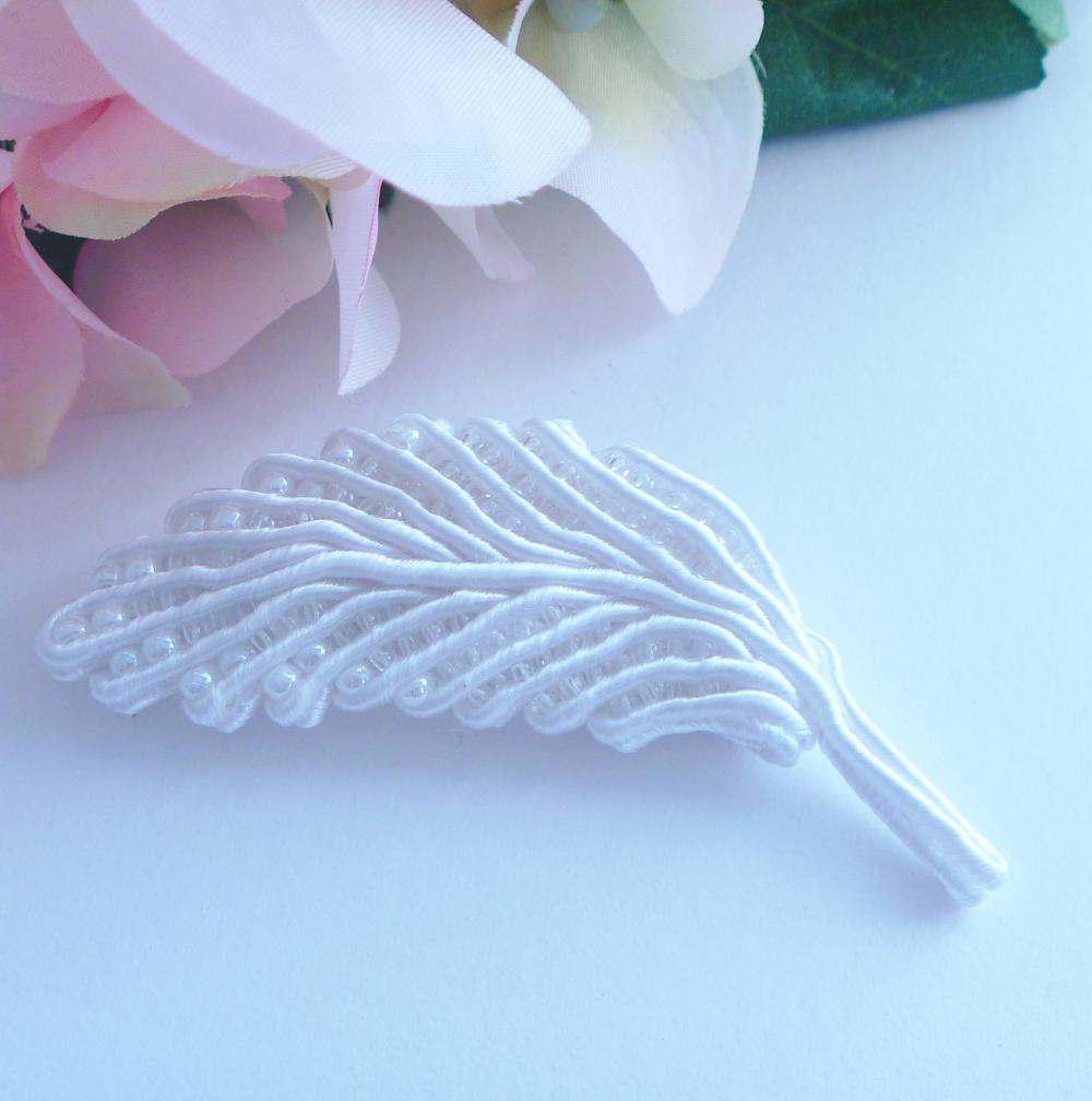MollyGDesigns's tweet photo. White angel feather brooch for those precious memories.
https://t.co/WiLmcUw9wS #handmadehour #memoryjewellery #memorialjewellery #rtmebb #angel #feather https://t.co/5EIQKb4Yhy