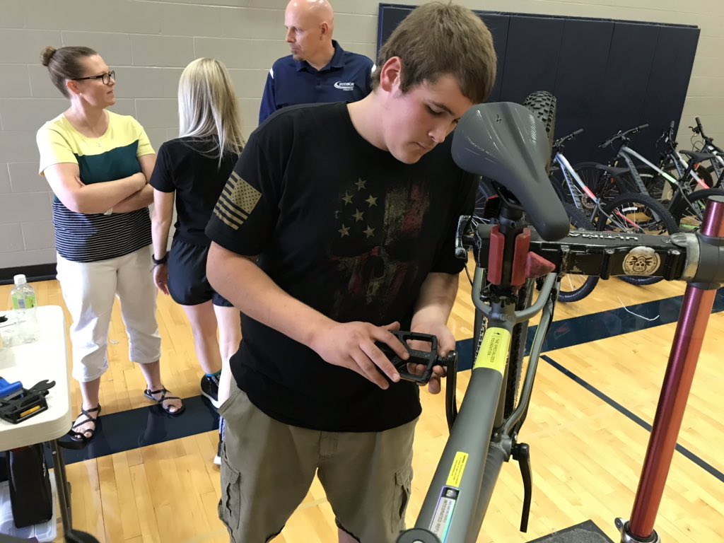 HudsonBBball's tweet photo. Thank you @biketechcf for coming out and assembling all the bikes for us. Awesome!
#hudsonschools https://t.co/FnHCiungxF