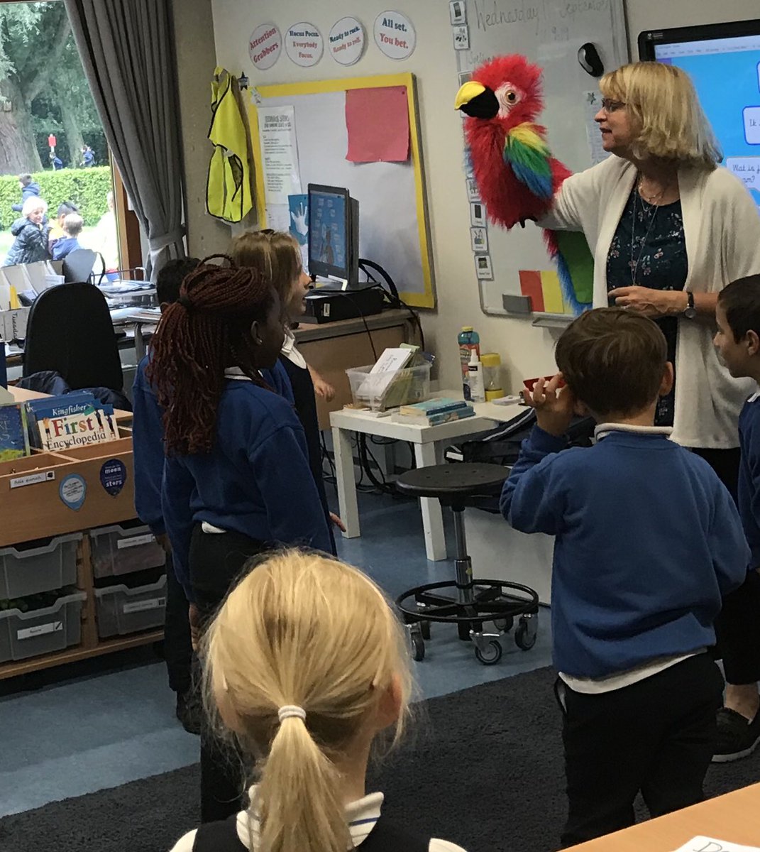 LucyHWood's tweet image. Practising my first few words of Dutch during an interactive game of ‘Polly says’ alongside #JSVY2 this morning.