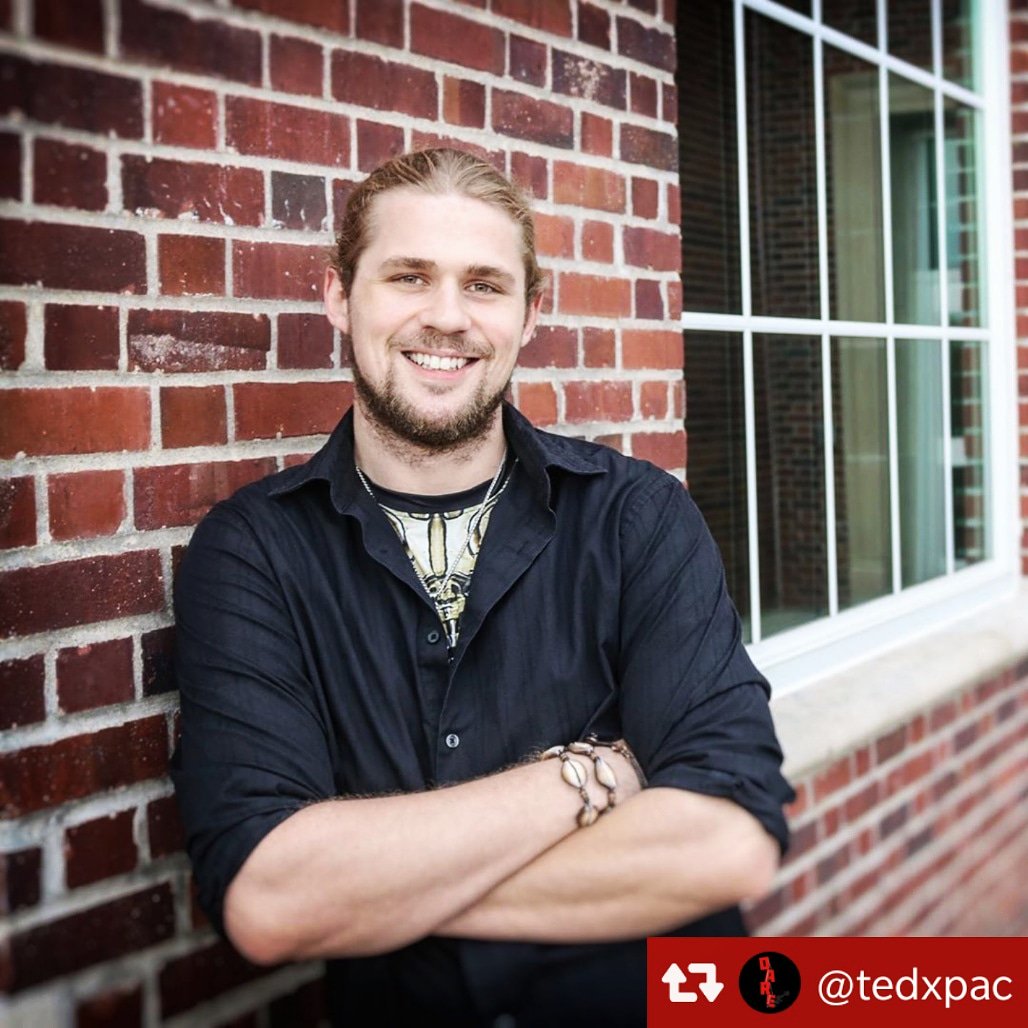 RealityCheckVR's tweet photo. On my way to San Antonio now! In just a few days I have the privilege to speak during this years TEDx program here in Texas! @TEDxPAC 
Trying my best to be a good ambassador for the VR community! 🤗💯
. . .
#tedx #tedtalk #sanantonio #vr #dayinthelifeofvr #bringiton https://t.co/1p4x3bwK3Y
