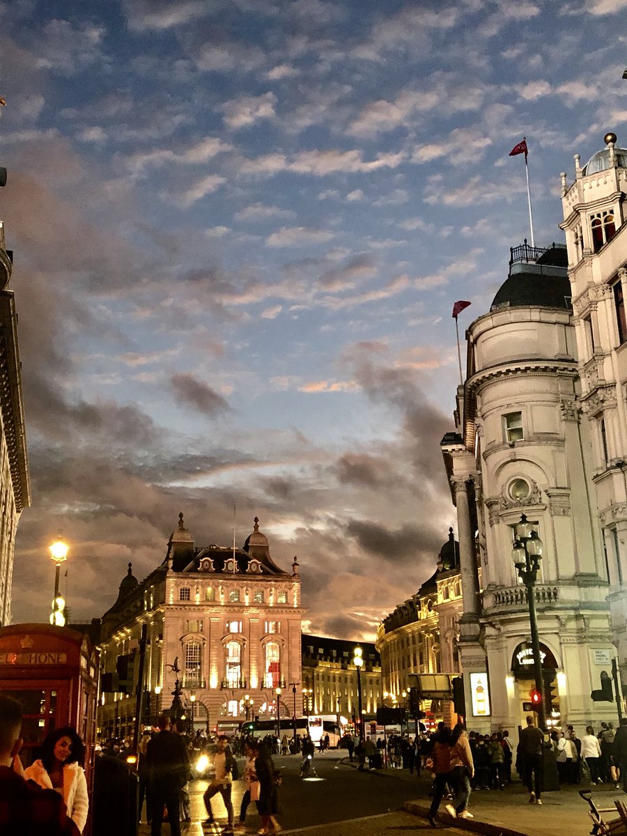 RiverLens's tweet image. Edited version of Piccadilly by night