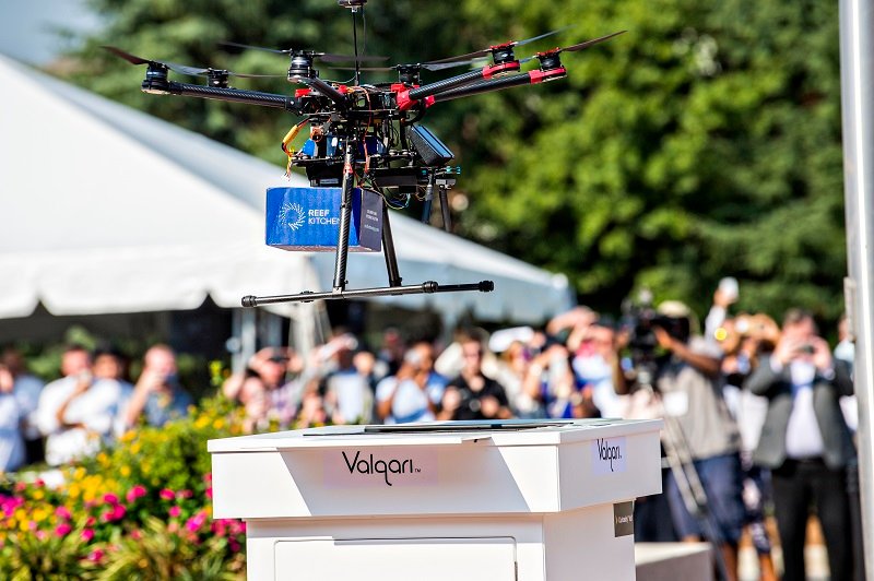 PtreeCorners's tweet photo. A drone-flying ribbon cutting kicked off the celebration of @PtreeCorners new @CuriosityLabPTC, a 1-5-mile real-world testbed for #IoT technologies. Lt. Gov. #GeoffDuncan, other state, county and city leaders were on hand at morning event. https://t.co/yZdjFjVFwh