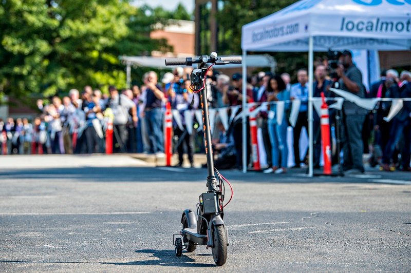 PtreeCorners's tweet photo. A drone-flying ribbon cutting kicked off the celebration of @PtreeCorners new @CuriosityLabPTC, a 1-5-mile real-world testbed for #IoT technologies. Lt. Gov. #GeoffDuncan, other state, county and city leaders were on hand at morning event. https://t.co/yZdjFjVFwh