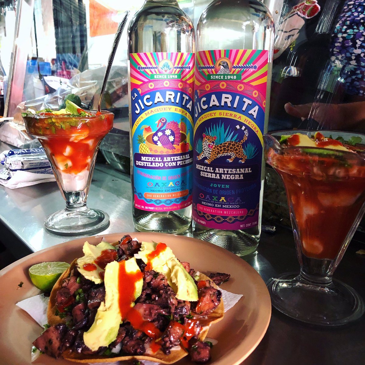 Wish you were here 🌮🍤🌶 #streetfoodisthebest #oaxacamexico #ilovemexico🇲🇽 #lajicarita #mezcallovers