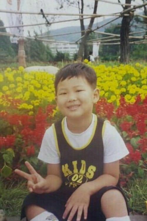 _i_Iove_BTS_'s tweet photo. Hi guys💙 @ddaengdreamlife has given me this amazing opportunity and I would really appreciate your help 

🐳And wishing our joonie the happiest of birthdays, he deserves so much love💙💙💙

#HappyBirthdayNamjoon
#OurJooniverse
#MoonchildDay
#RM이든_김남준이든_믿고_따라갈게 https://t.co/2S2dzbEIYC