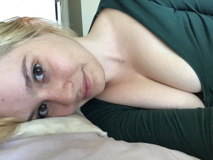Titties! https://t.co/g3ifRxWLay