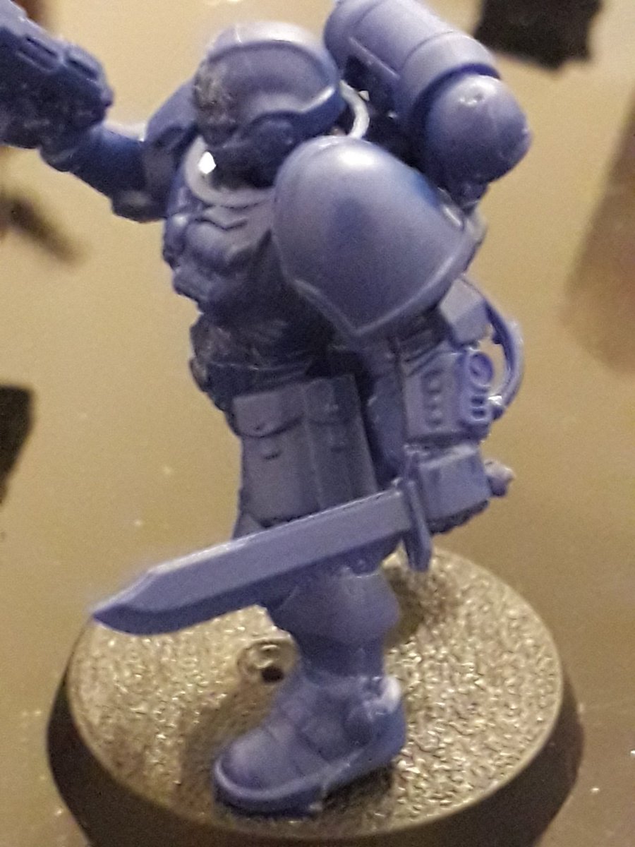 Hikayethescribe's tweet photo. #HobbyStreak day 23. Finished building the #conquest #plaguemarine and started working on the #reivers , did a hand swap to give variety and eliminate the rear held knife. Also picked up this old beauty in metal to convert for some #heretek work for a bit of #inq28 #warmongers https://t.co/mvThwVXSaU