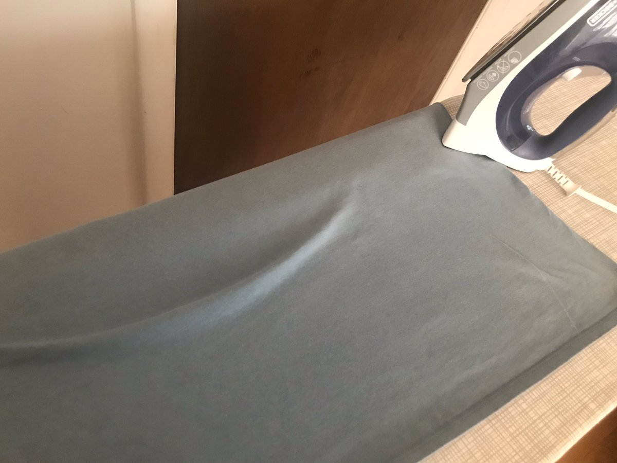 KebabParatha's tweet image. Hey @amazon , I was ironing my blue t-shirt today and then I saw something. Do you see what I see? 😉😉 #AmazonLogo #AmazonSmile #HiddenLogos #AmazonPrime @PrimeVideo @PrimeVideoIN @amazonmusic