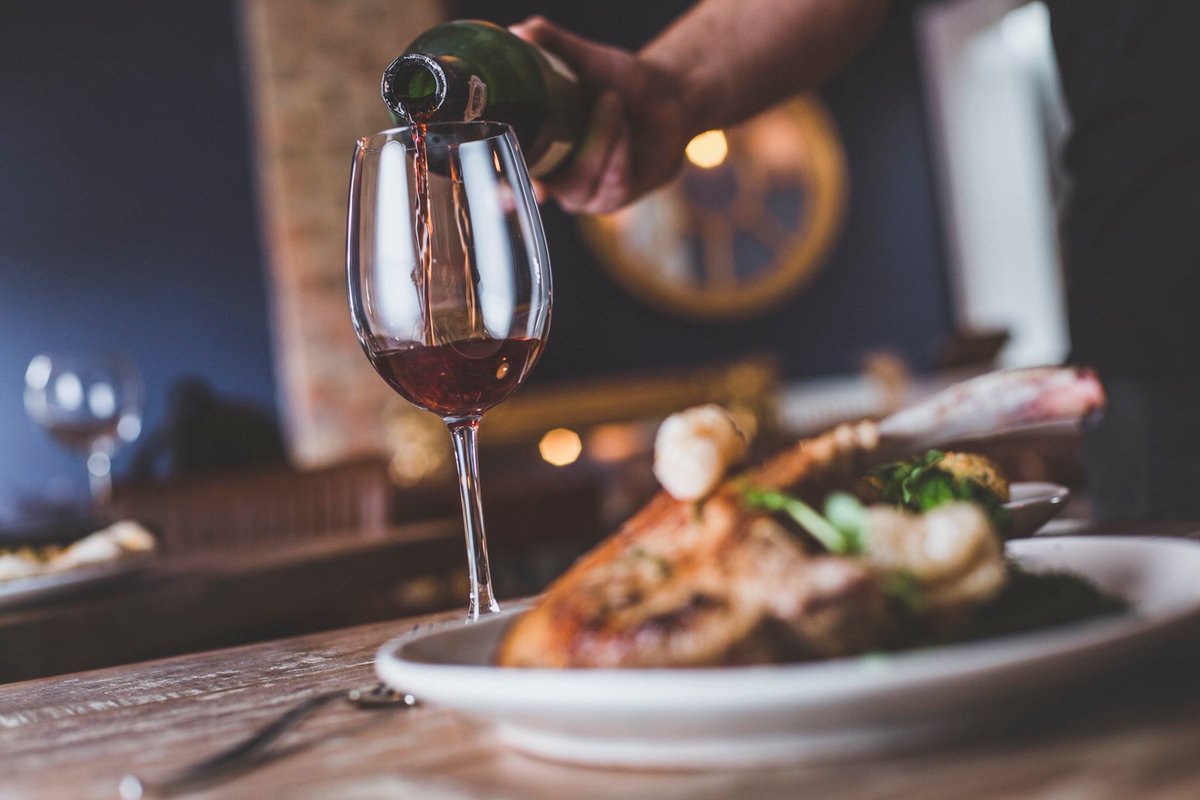 cavebar_rh's tweet photo. Autumn is here and so are our new menus (nearly)! 🍴

Keep your eyes peeled for our new brunch, bar, a la carte &amp; Sunday menu with some real treats 😋

To book call us on 01430 472104 or message us direct! https://t.co/DP5tL82BNv
