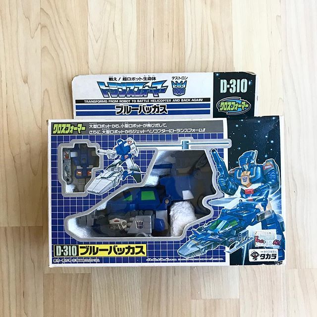 artfire2000's tweet photo. Happy Wednesday from Mr. Blue Bacchus here. Recolor and remold of US Crossblades. .
.
.
.
.
.
#artfire2000 #bluebaucchus #baucchus #pretender #crossblades #transformerscollector #vintagejapanesetransformers #japaneseexclusivetransformers #g1 #autobot #de… https://t.co/m7jMFGdujO https://t.co/035cUWepR3