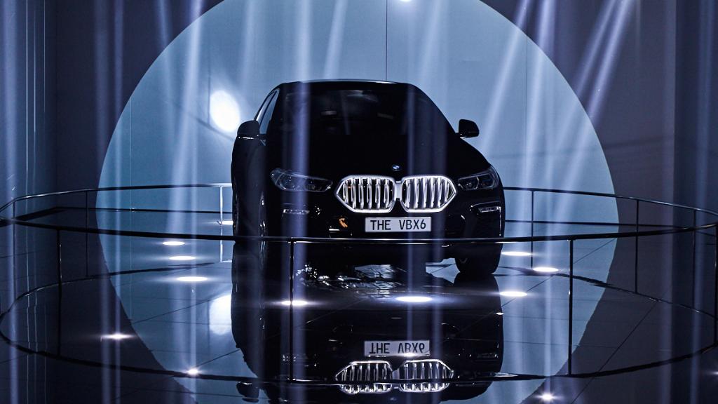 Always wins a game of Hide-And-Seek.
The #BMW X6 #Vantablack. The world's blackest world premiere at #IAA19.

#TheX6