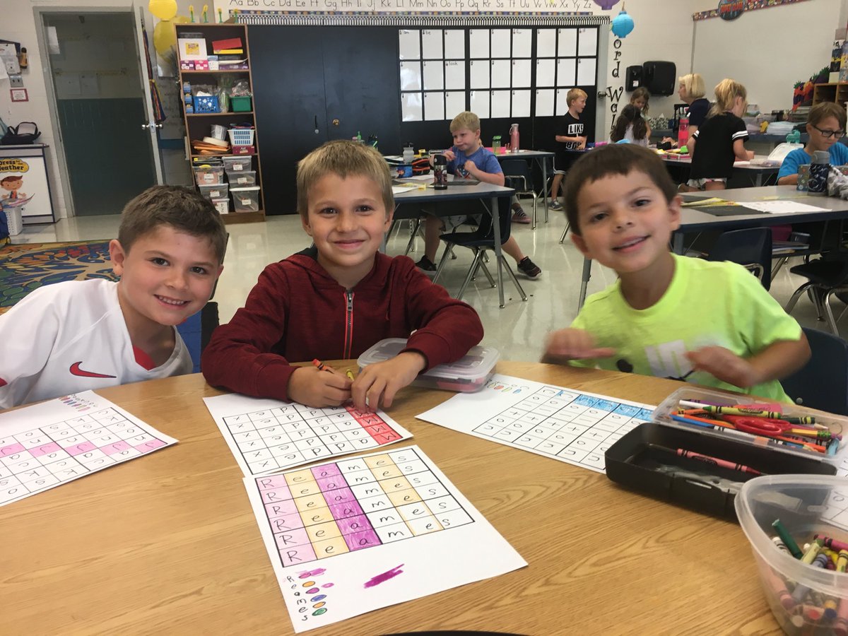 Jreamescu's tweet photo. Math rotations in full swing! First grade is fabulous! #EngageYCSD #DESengaged https://t.co/0SBaFYFcYc