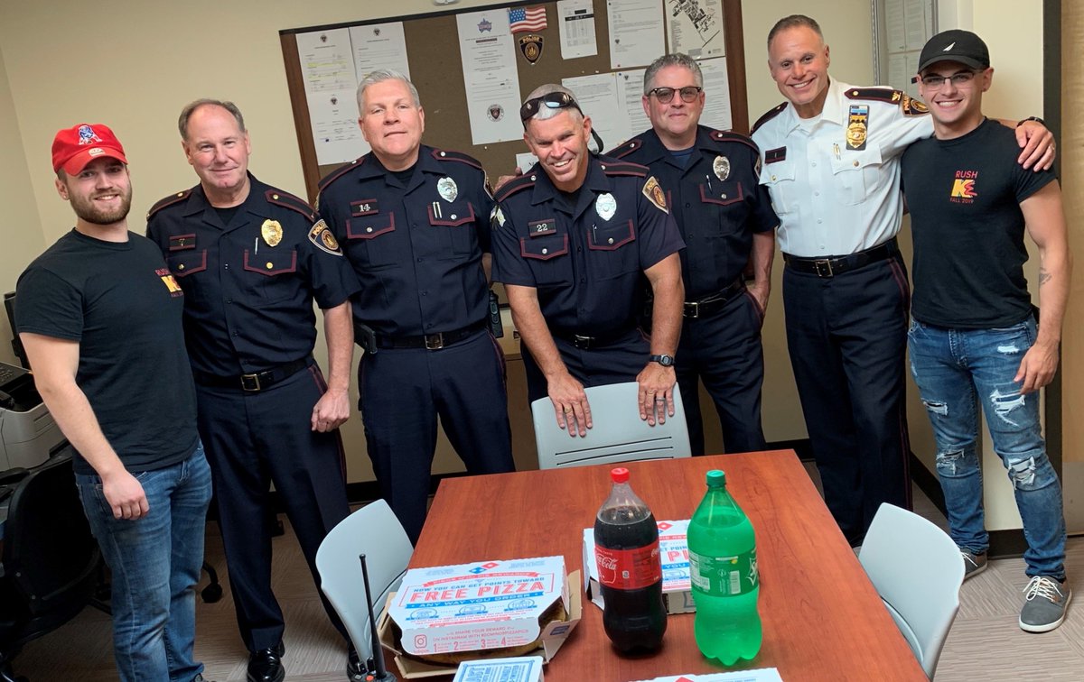 9/11 is a day to salute our first responders. <a href="/KappaSigmaRI/">Kappa Sigma RI</a> showed their gratitude today by bringing lunch for the Campus Police Department!
#RICnews <a href="/James_Mendonca/">James Mendonca</a>