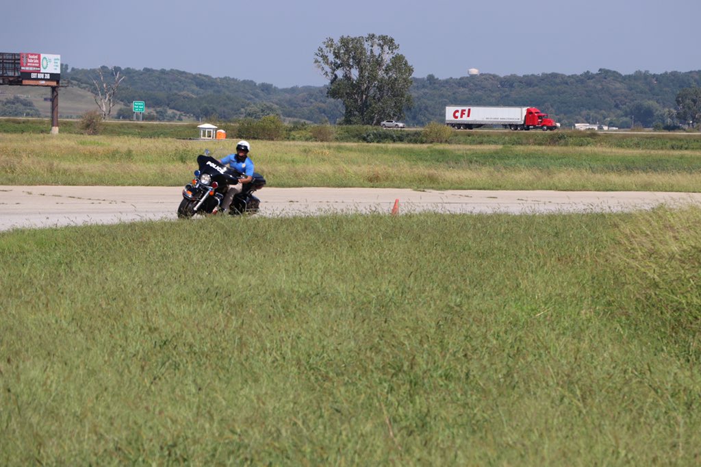 BellevuePolice's tweet photo. Track continues is w/ #SiouxFallsPD @councilbluffspd @lavistapolice and @BellevuePolice and the one @BMWMotorsport @DouglasCountyNE #RacewayParkoftheMidlands Huge thanks to @bvue_bpsf for the $$ to allow much needed training! Tweeted by @OfcGrubb https://t.co/Ro8zLRqK5Z