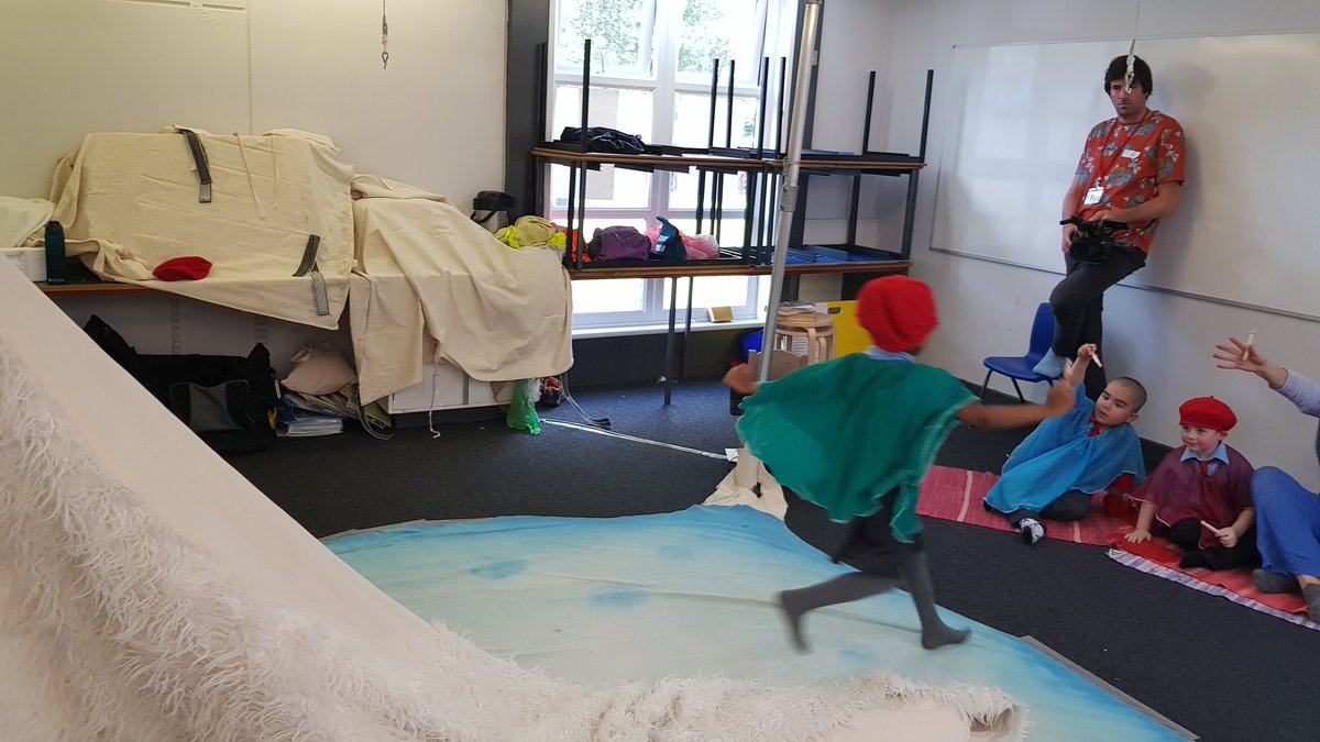 LicketyTweet's tweet photo. Margaret and Margaret are back! A fantastic first day of #LicketyLeap with @stmarysmaryhill P1s! 😊 #openingdoorstoimaginaryplaywords https://t.co/qgzdywZHx9