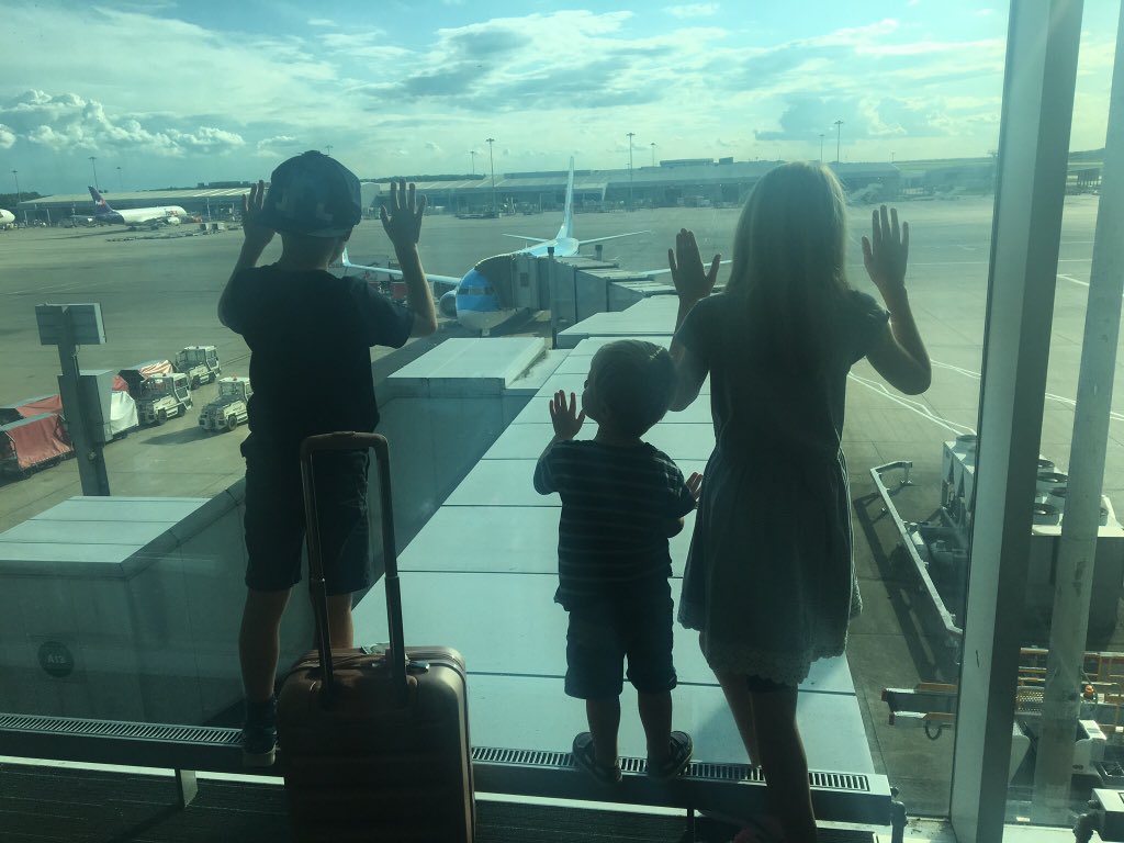 gibbles76's tweet photo. #HolidayFirsts going away on my with 3children 1 with a broken toe βΊοΈwe survived x @holcottagesuk https://t.co/N6I5mDfVGl