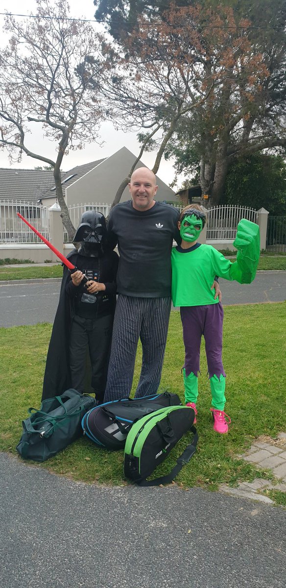 HopeRain4698's tweet photo. Dress up as your favorite book character at school .... https://t.co/ueL0exIg9e
