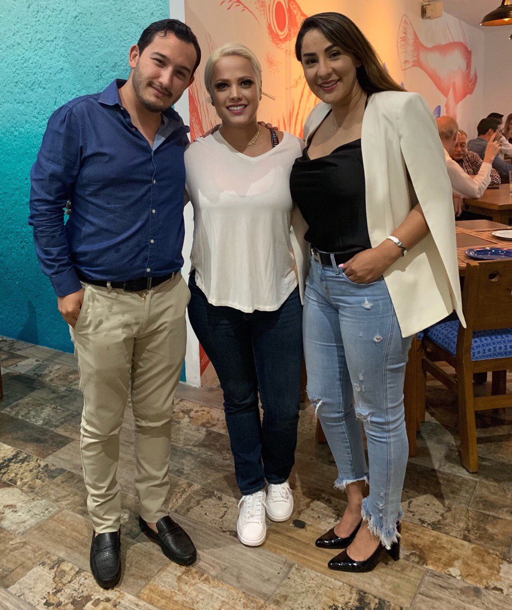 Un gusto saludar a jóvenes entusiastas, todos tenemos una oportunidad de colaborar y tenemos la responsabilidad de hacerlo bien.