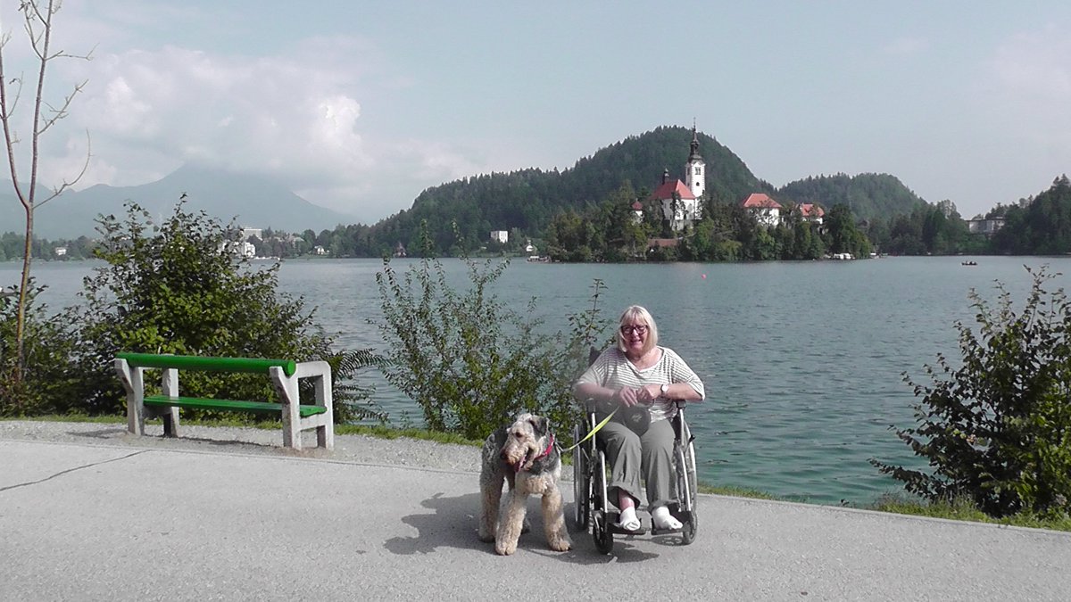 Some decent weather, at last. We're are <a href="/CampingBled/">Camping Bled</a> , Slovenia. Nice walk round the lake in the sun.
🇬🇧🇫🇷🇧🇪🇱🇺🇩🇪🇦🇹🇸🇮