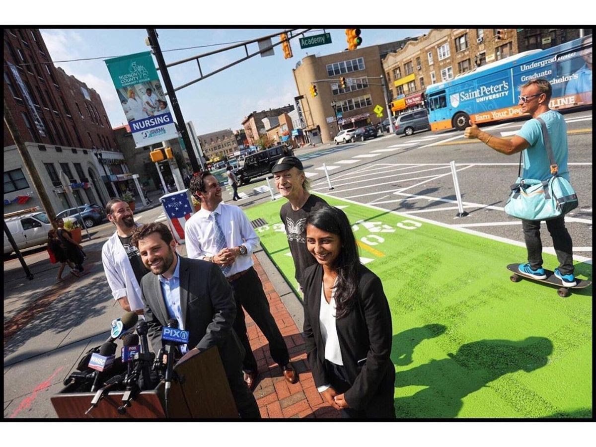 SafeStreetsJC's tweet photo. COUNCIL threatening to rip out essential new street safety measures! SPEAK OUT AGAINST this NOW! #NotADrill #VisionZeroJC #NotOneMoreDeath #ProtectOurChildren
cc @bikejc @bikehoboken
https://t.co/BPEWRzBDkW https://t.co/mui32qI8A8