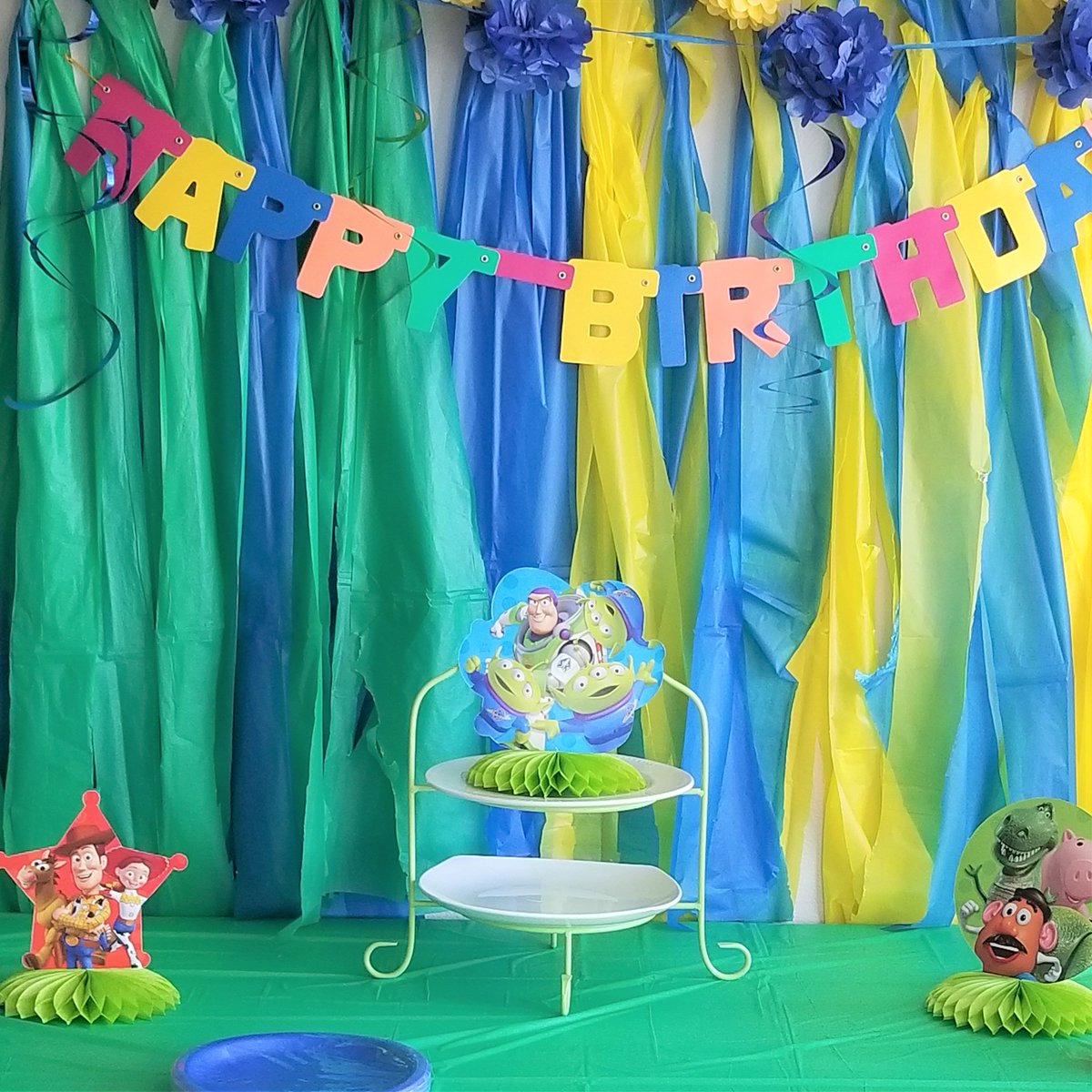 SewSimpleHome's tweet image. Birthday parties are the best.  Yay for Toy Story!