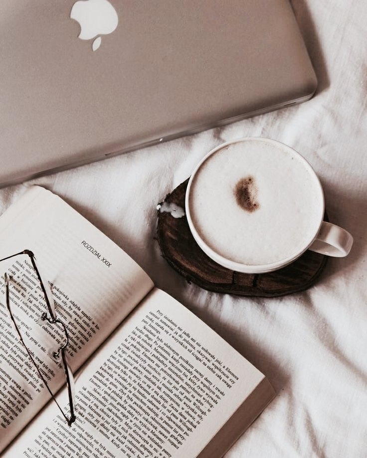 maitanepch's tweet photo. He hecho un aesthetic sobre mí para que con un par de imágenes me conozcáis mejor 💙 https://t.co/KapzT5nYYq