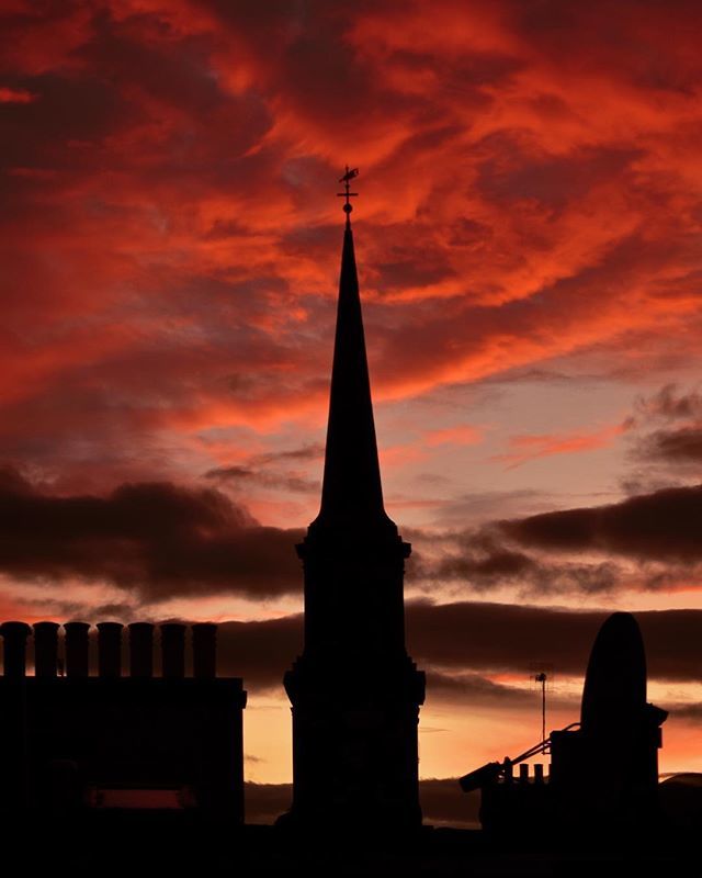 HiddenHadd's tweet photo. Sunset skies #hiddenhaddington #haddington #haddingtontownhouse #haddingtonbeauty #haddingtonskies #haddingtonsunsets #haddingtonisnow #thisishaddington #sunset #sunset_ig #eastlothian #scotland #scotlandskies #sunsetscotland #visualsoflife https://t.co/4C9N6DWL9d https://t.co/tliyFxVQf9