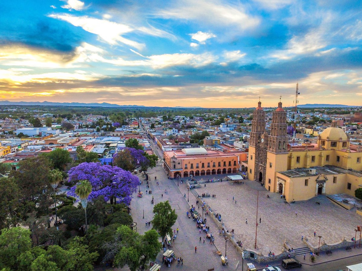 EmbamexEUA's tweet photo. #TianguisPueblosMagicos 
En septiembre, mes de la Patria, visita #DoloresHidalgo, #PuebloMágico de Guanajuato: la cuna de la Independencia está llena de historia, tradición y bellezas naturales.

Información
@SECTUR_mx: https://t.co/FqVXchaOrl
https://t.co/drc4jU5Pyi
#VisitMexico https://t.co/M912eEOCU5