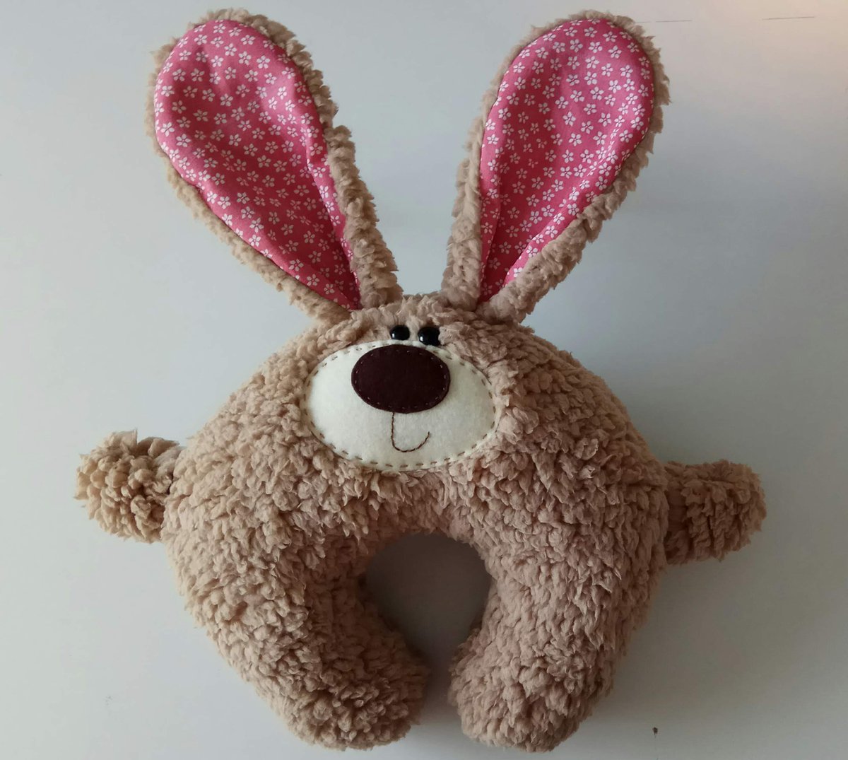 TentiHandmade's tweet photo. Ready :)
#tenti #tentihandmade #handmade #cuki #cute #ajándék #nyuszi #varrás #nyakpárna https://t.co/NSIfHCQzgx