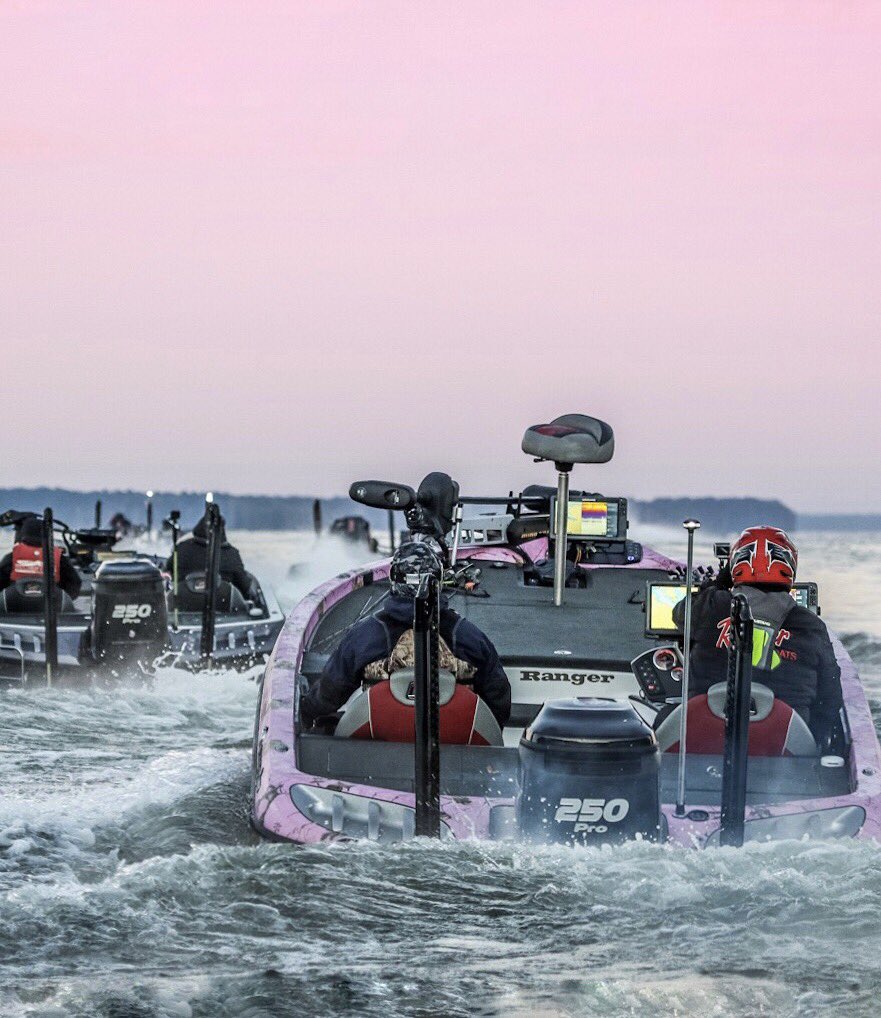 Performing for the professionals. #PowerPole

📸: @FLWFishing