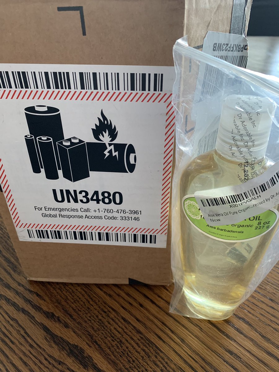 iiidebbs's tweet photo. @AmazonHelp how do apple air pods get confused with aloe vera oil? https://t.co/5R9L9YdasE